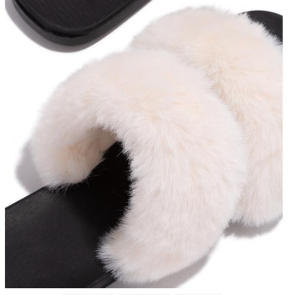 Faux Fur Double Band Slides in White - Picture 2 of 4